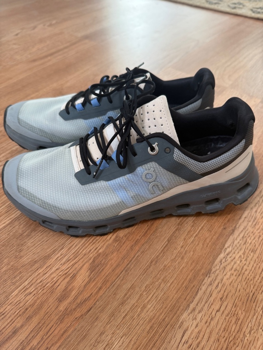 On Running Cloudstyle Light Gray and Black Athletic Shoes